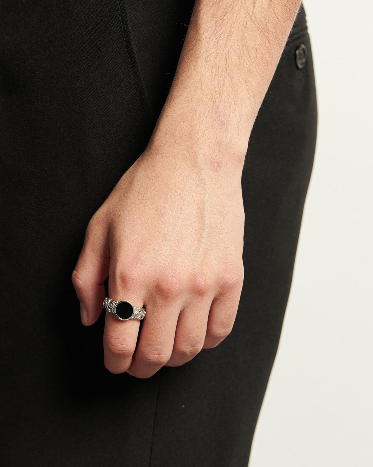 ARABESQUE CHEVALIER RING
