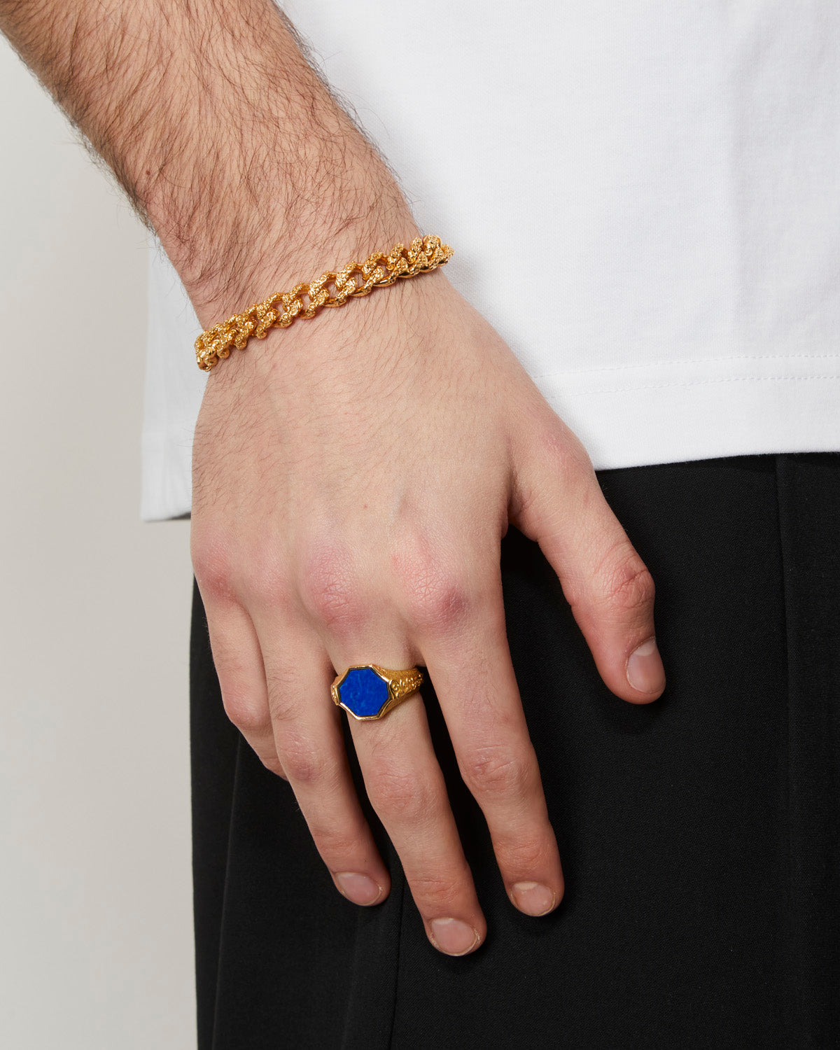 GOLD SIGNET FLOURISH RING