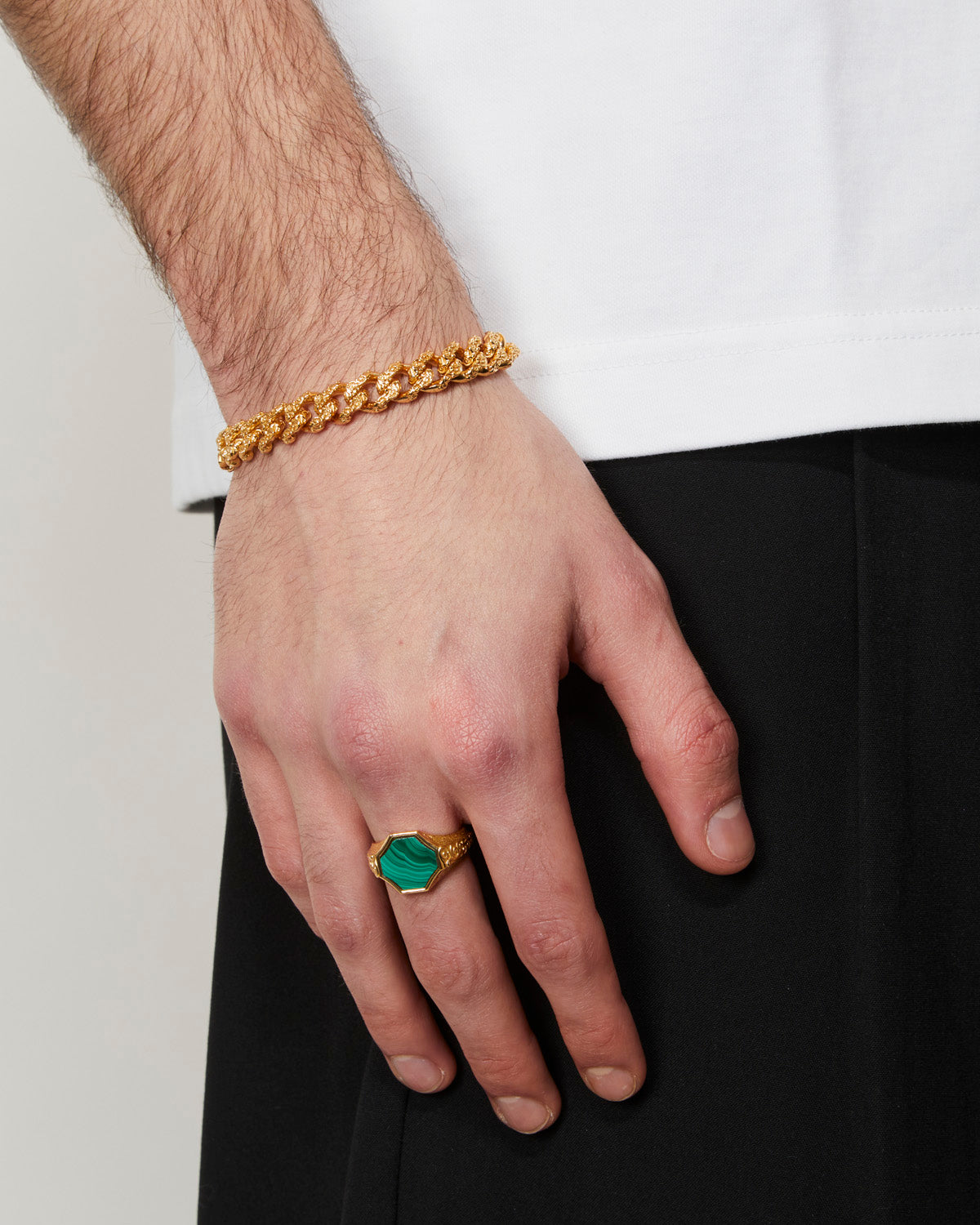 GOLD SIGNET FLOURISH RING