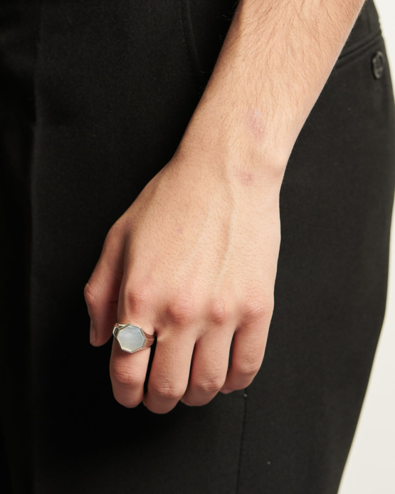 MOTHER OF PEARL SIGNET RING