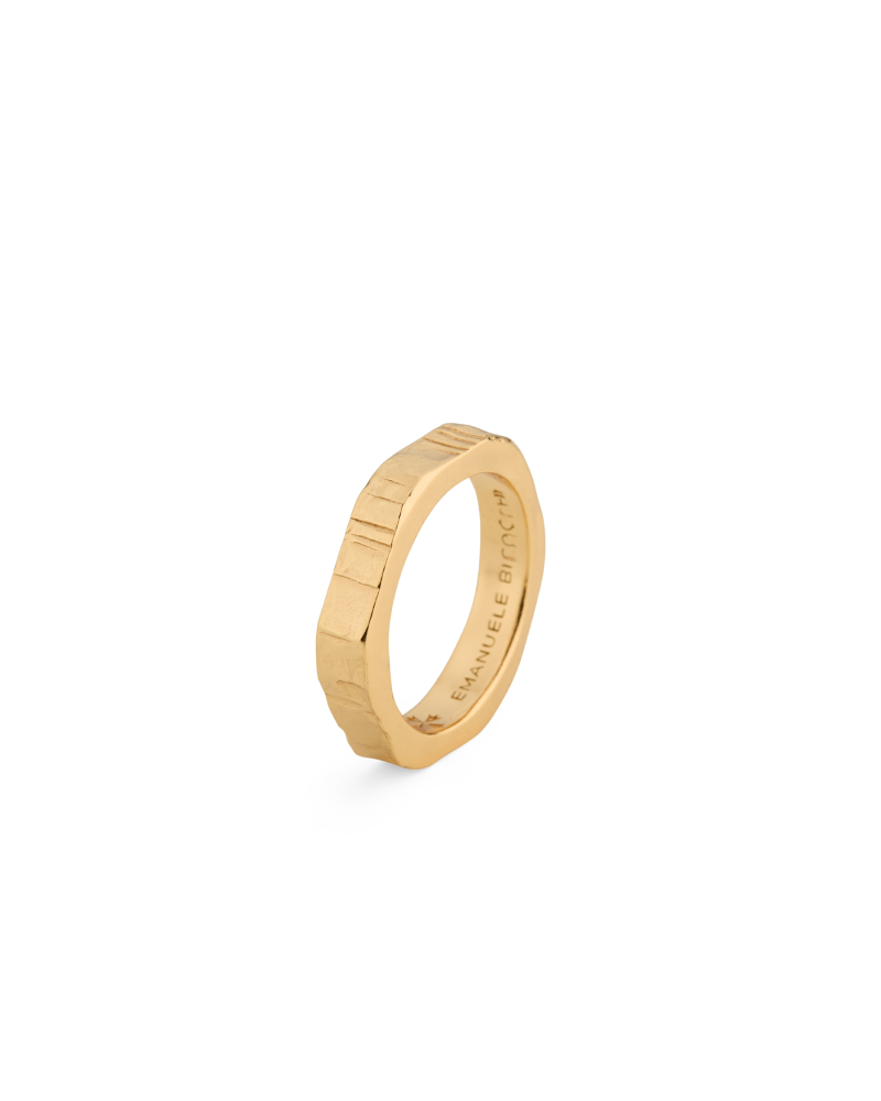 GOLD SMALL HAMMERED BAND RING