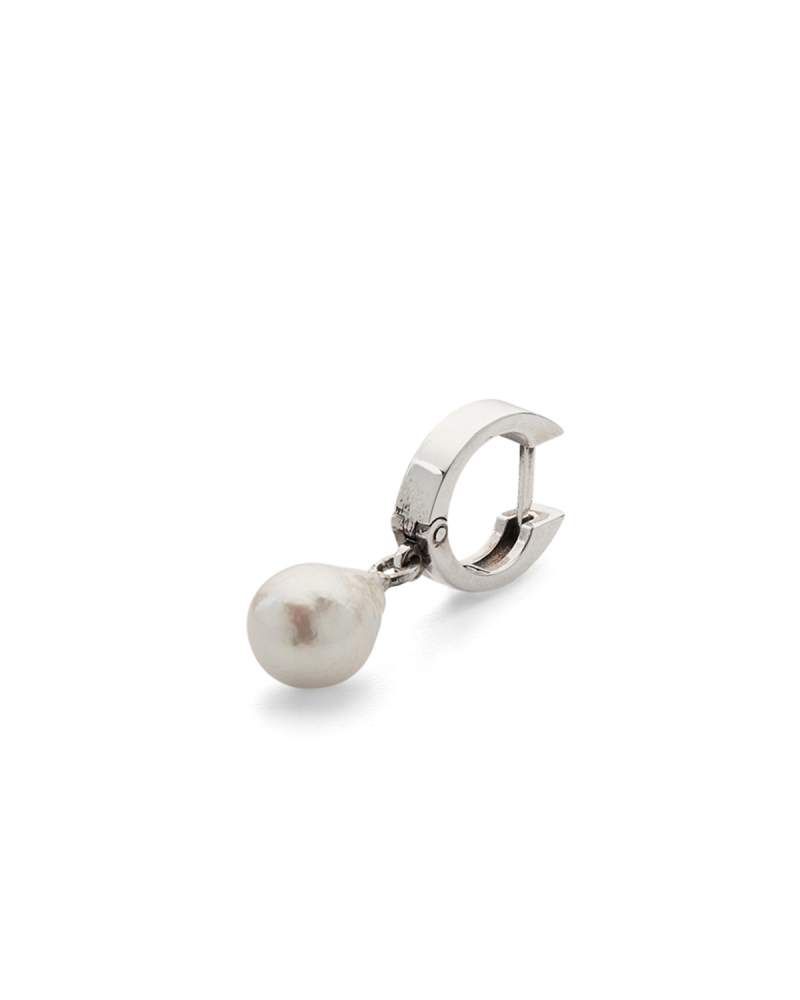Baroque pearl earring