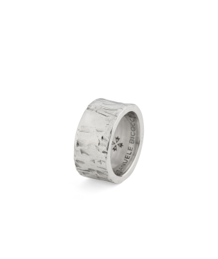 LARGE HAMMERED BAND RING