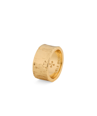 GOLD LARGE HAMMERED BAND RING