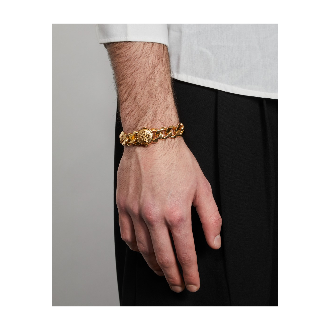 GOLD LARGE LOGO CHAIN BRACELET